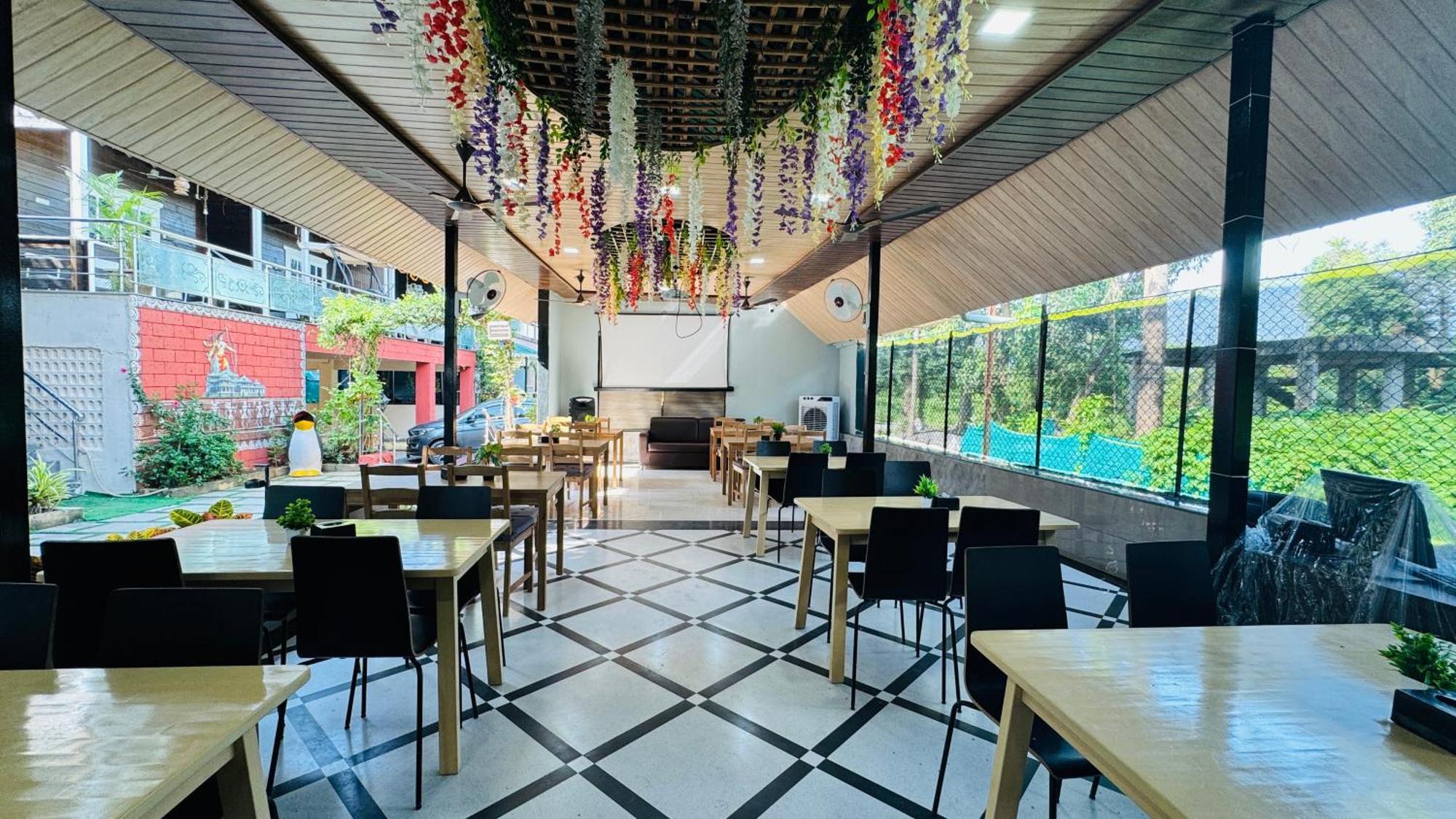 Coastal Bay Inn Alibag Exterior photo
